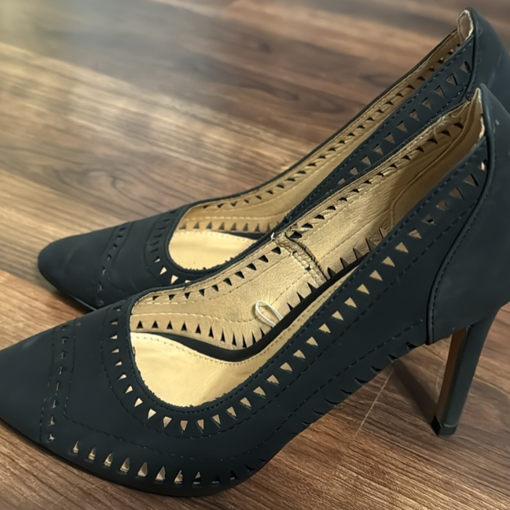 NY&C Black Heels